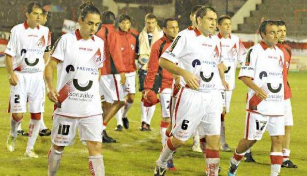 Guaran�, pasado por agua y por goles