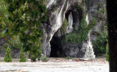 Por fuertes lluvias se inund� el santuario de Lourdes en Francia