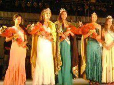 Mercedes: Abren inscripci�n para elecci�n de reina de la Fiesta Nacional del Durazno
