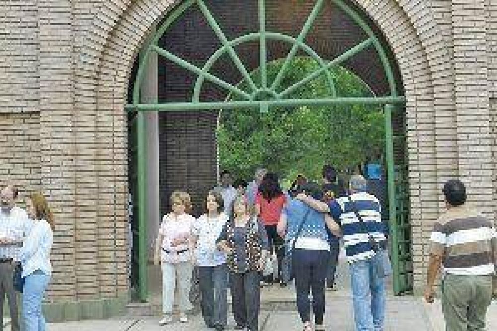 Monse�or Polti pidi� honrar a las madres "porque ellas han aceptado el don de la vida"