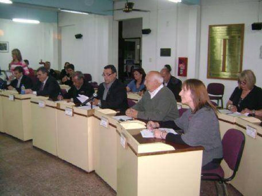 Concejo Deliberante: Entre el aumento de tarifas y el repudio al inescrupuloso
