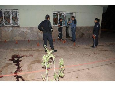 Jugaban al truco alcoholizados, se pelearon y un joven muri� acuchillado