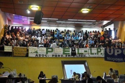 El bloque del PJ recibe a la Intersindical