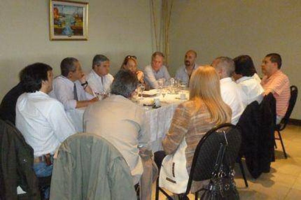 Noem� Rial tuvo una jornada de trabajo junto dirigentes de la CGT Regional