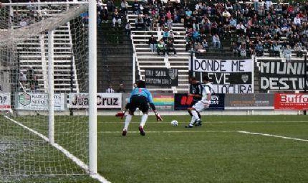 Alvarado no supo aguantar la victoria y sufri� una nueva derrota como visitante