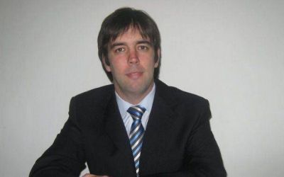 El nuevo titular de la UCR local le pide a Pulti "respuestas" y que deje de dar "excusas"