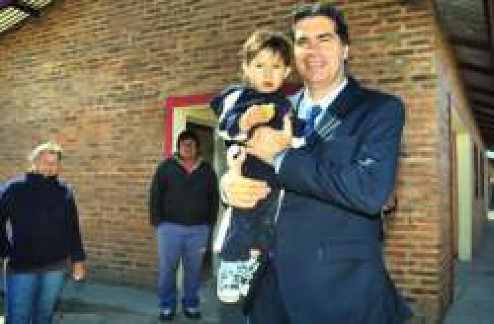 Entregar�n nuevas viviendas en el barrio Nam Qom de S�enz Pe�a		