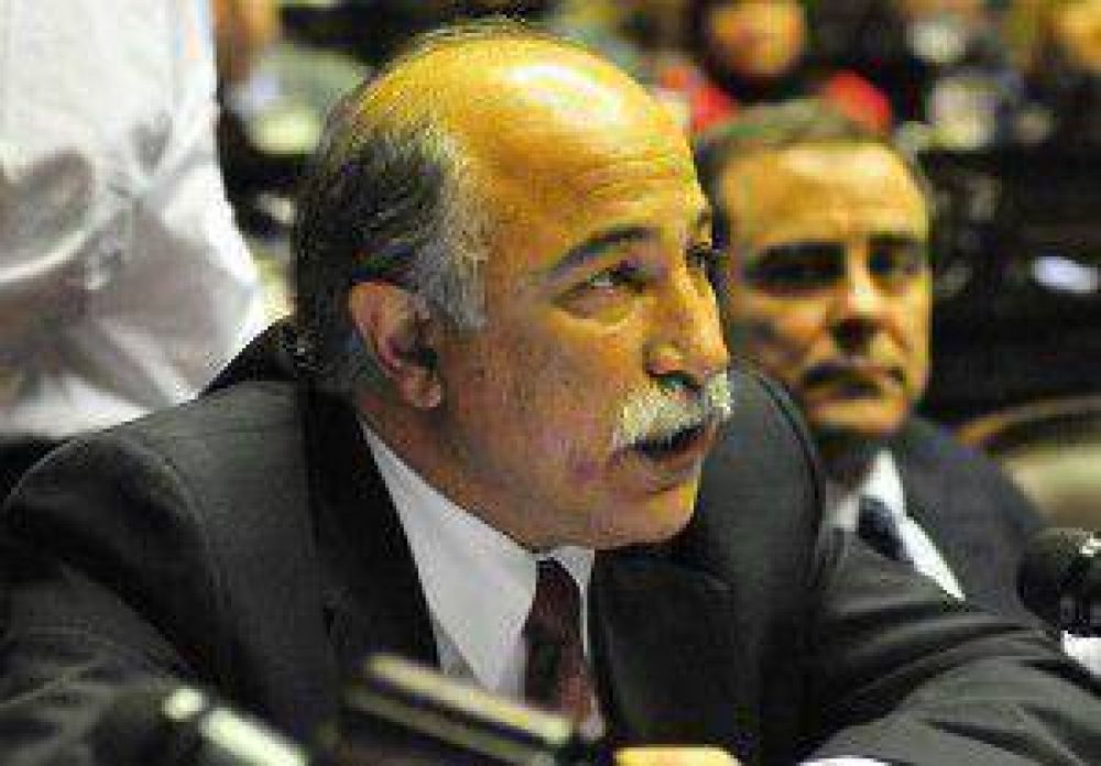 Para Mario Fiad el voto a los 16 �no es el debate que la sociedad argentina necesita, no es un tema prioritario, es un acto de desesperaci�n�