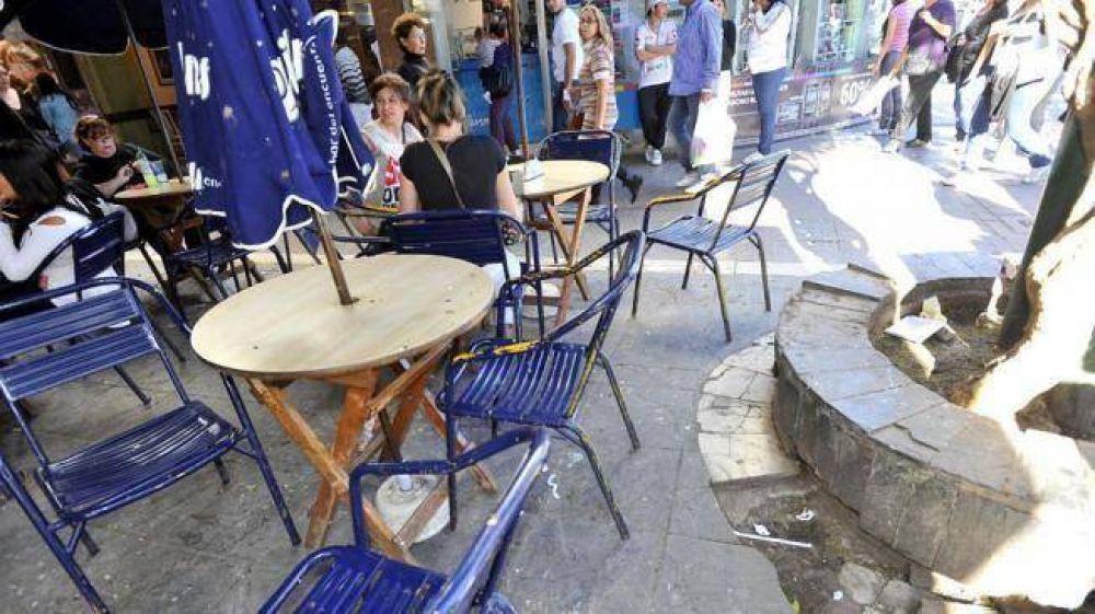El �rea peatonal reparte elogios y quejas