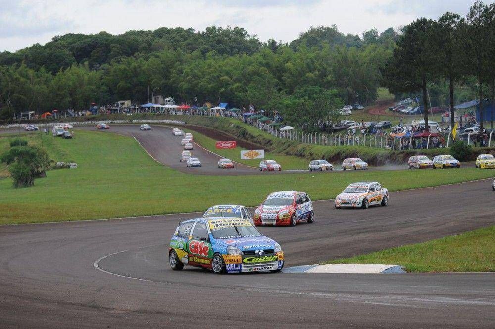 Juampy Koch gan� de punta a punta en Ober�