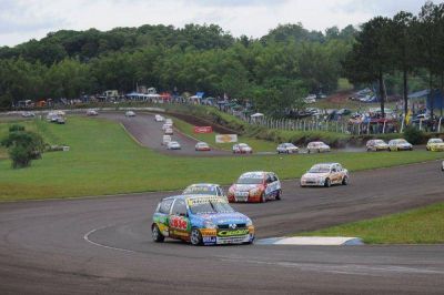 Juampy Koch gan� de punta a punta en Ober�
