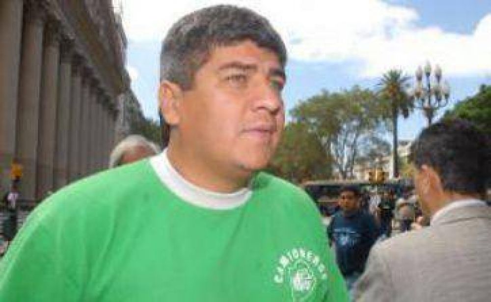 Moyano "invita" a la UCR y al Socialismo