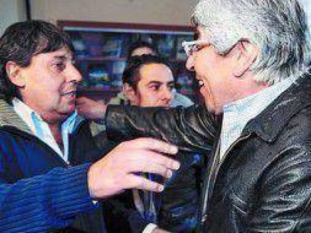 Reuni�n entre Moyano y Micheli en la sede de la CGT