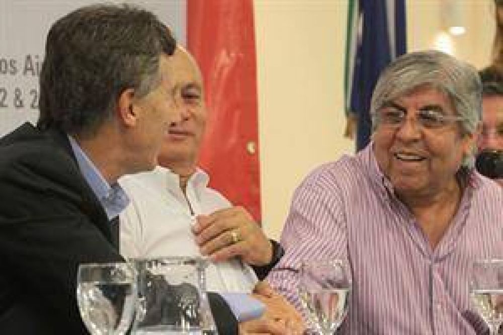 La alianza Macri-Moyano dispar� el humor en Twitter