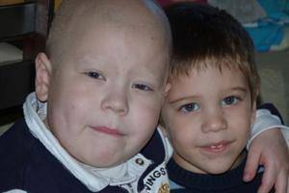 Por un trasplante de m�dula �sea, un chico de 3 a�os le salv� a vida a su hermano de 4