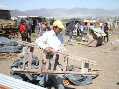 M�s de 25 familias de Sol del Oeste fueron desalojadas