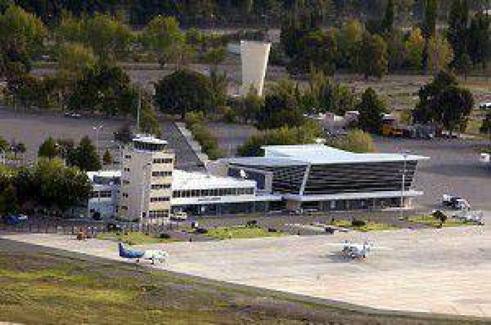En colectivo de Chapelco a Neuqu�n por la reparaci�n del Aeropuerto