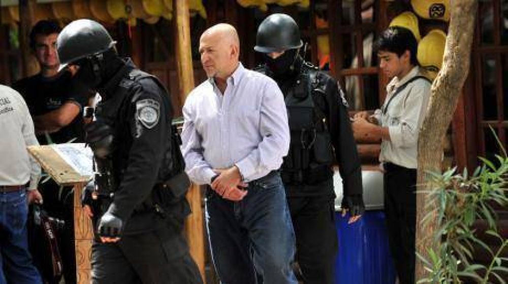 Confirmado: Corsi ejerc�a medicina ilegal