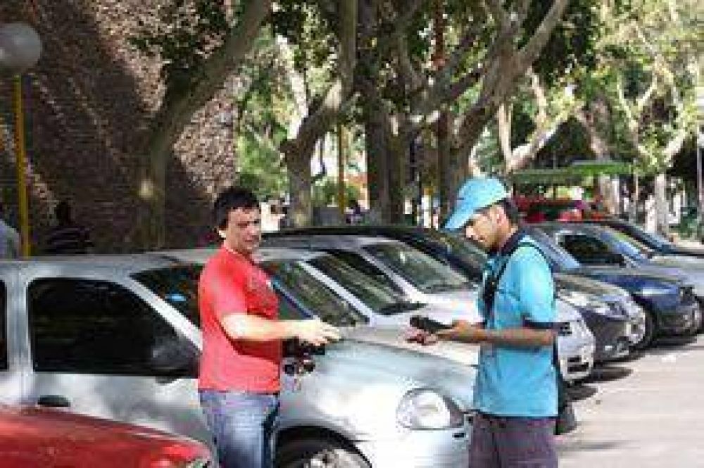  Cerca del Centro C�vico podr�n estacionar hasta por 4 horas