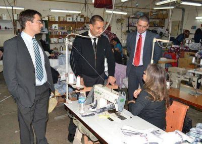  Larra�aga recorri� dos emprendimientos textiles