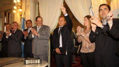 Armando Cortalezzi dijo que no permitir� presiones, al asumir al frente de la Caja