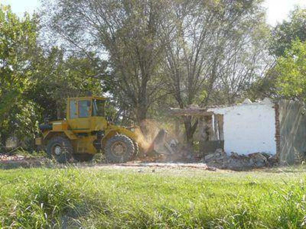 Varios trabajos en el Barrio Mirador del Lago 