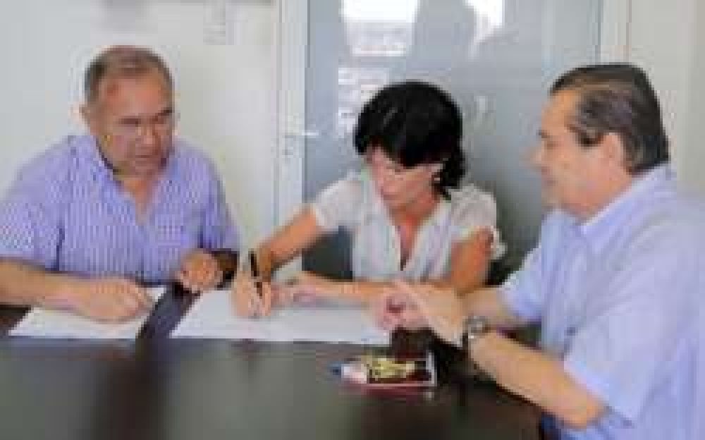 Salud firm� un convenio con la asociaci�n Oncovida