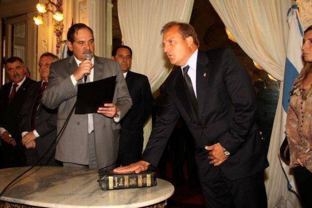 Cortalezzi dijo que no permitir� presiones al asumir como interventor en la Caja