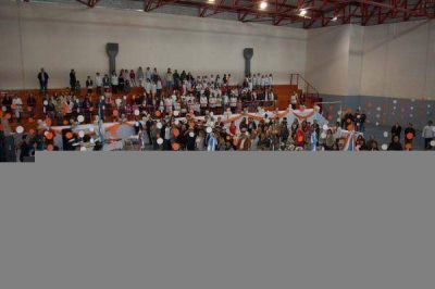 La Escuela n� 2, primera instituci�n educativa de la ciudad, celebr� 90 a�