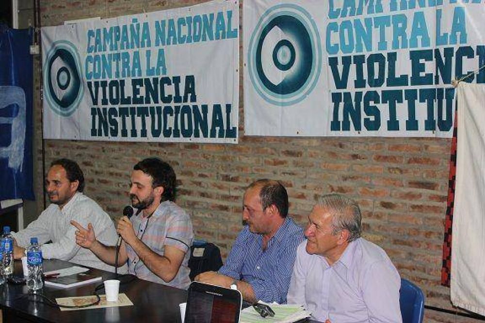 Grosso y Vivona en una campa�a contra la violencia institucional