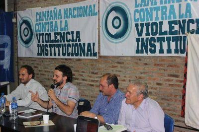 Grosso y Vivona en una campa�a contra la violencia institucional