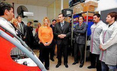 Provincia firm� convenio para capacitaci�n de la educaci�n t�cnica