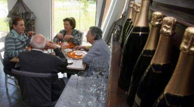 Una bodega ofrece alcohol�metros a sus visitantes para concientizarlos