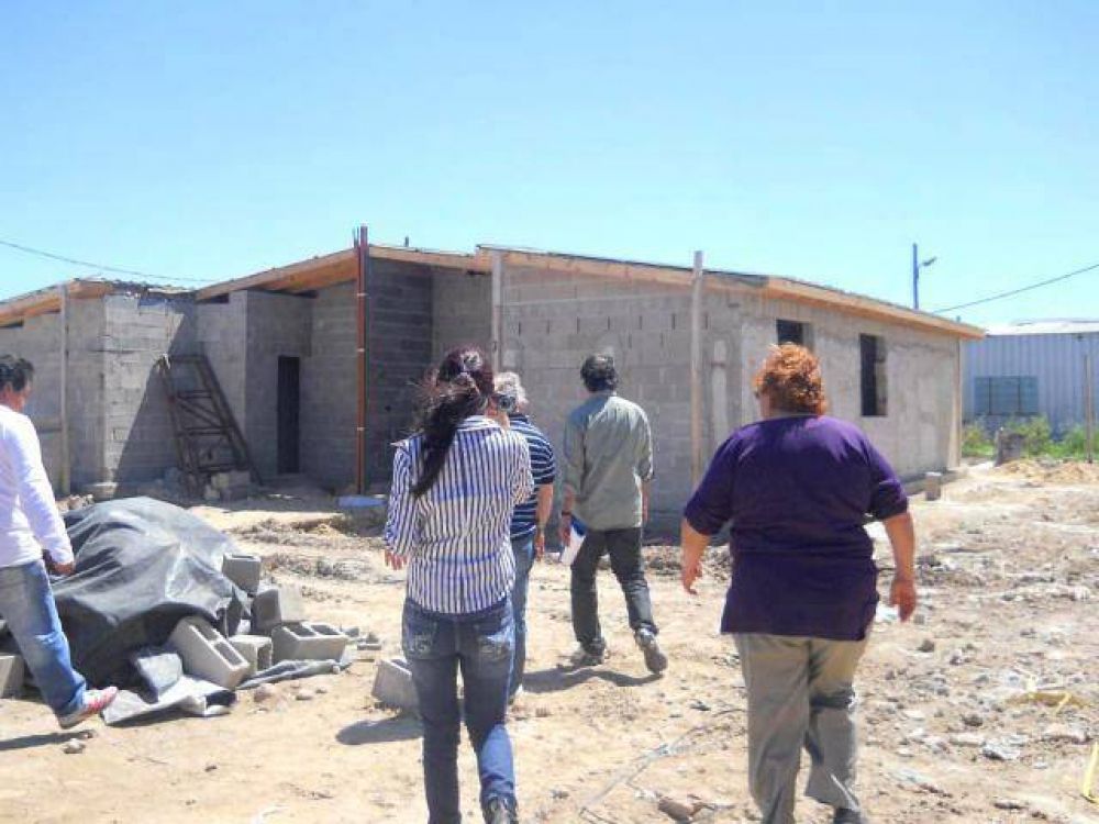 Piden detener las obras en El Emporio