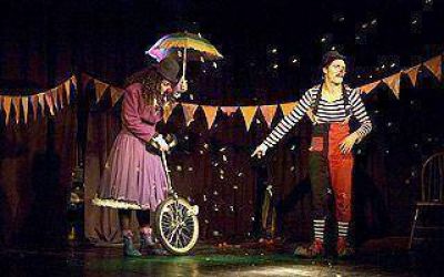 La "Noche de los Teatros" ti�� de magia el sur y fue un "�xito"