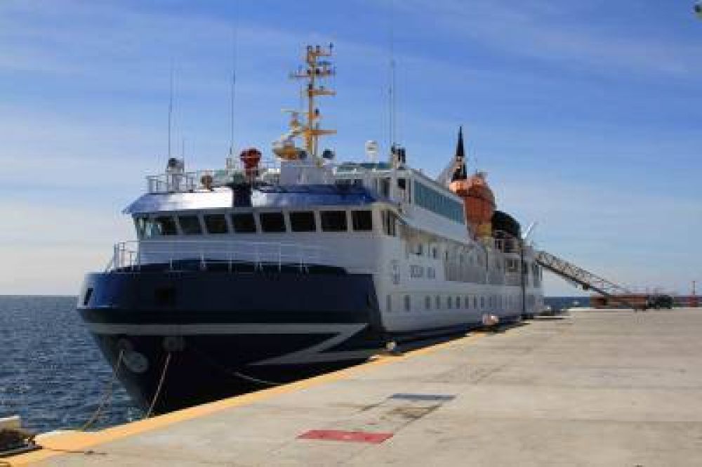 Lleg� el Ocean Nova y comenz� la temporada de cruceros