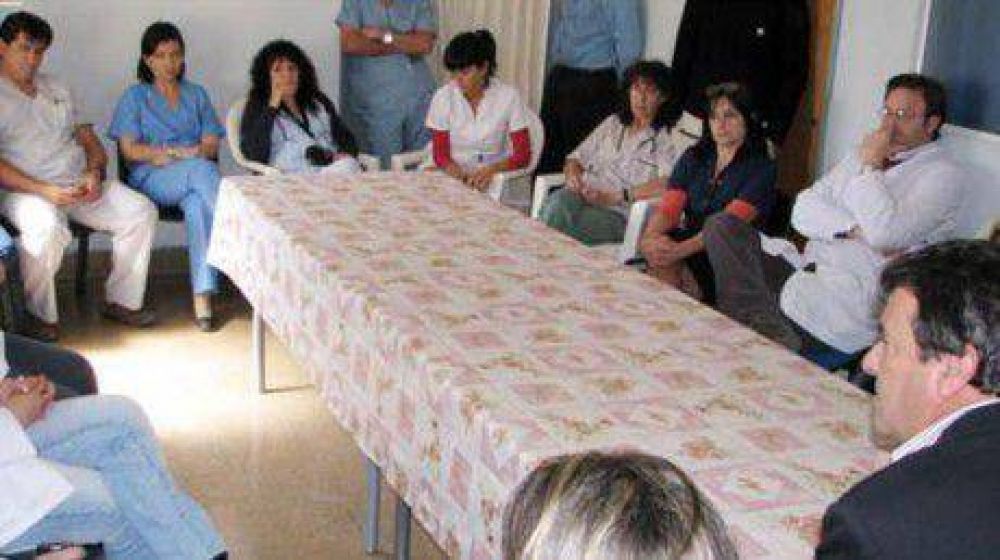 A fin de mes mensualizan a 1.800 agentes de la Salud