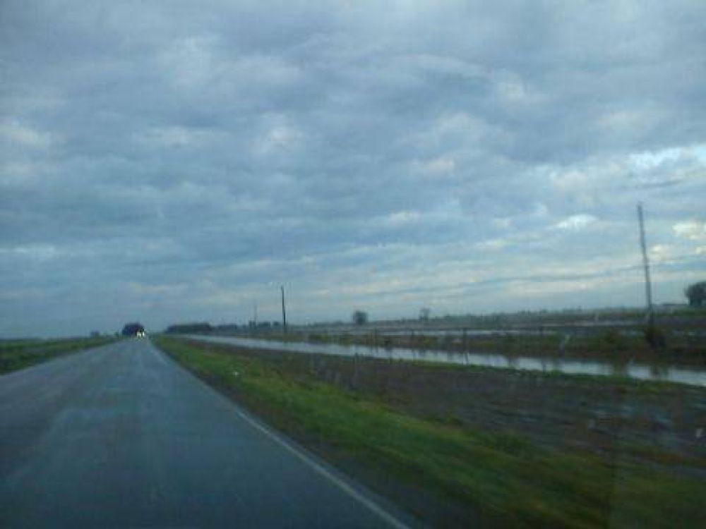 El temporal provoc� ca�da de postes