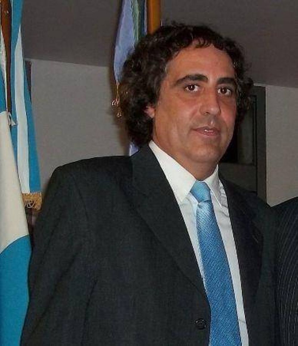Proyectos presentados por el Dr. Pablo Gonz�lez: Sobre emergencia pedi�trica y cumplimiento de horarios por parte de los profesionales de la salud.