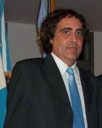 Proyectos presentados por el Dr. Pablo Gonz�lez: Sobre emergencia pedi�trica y cumplimiento de horarios por parte de los profesionales de la salud.