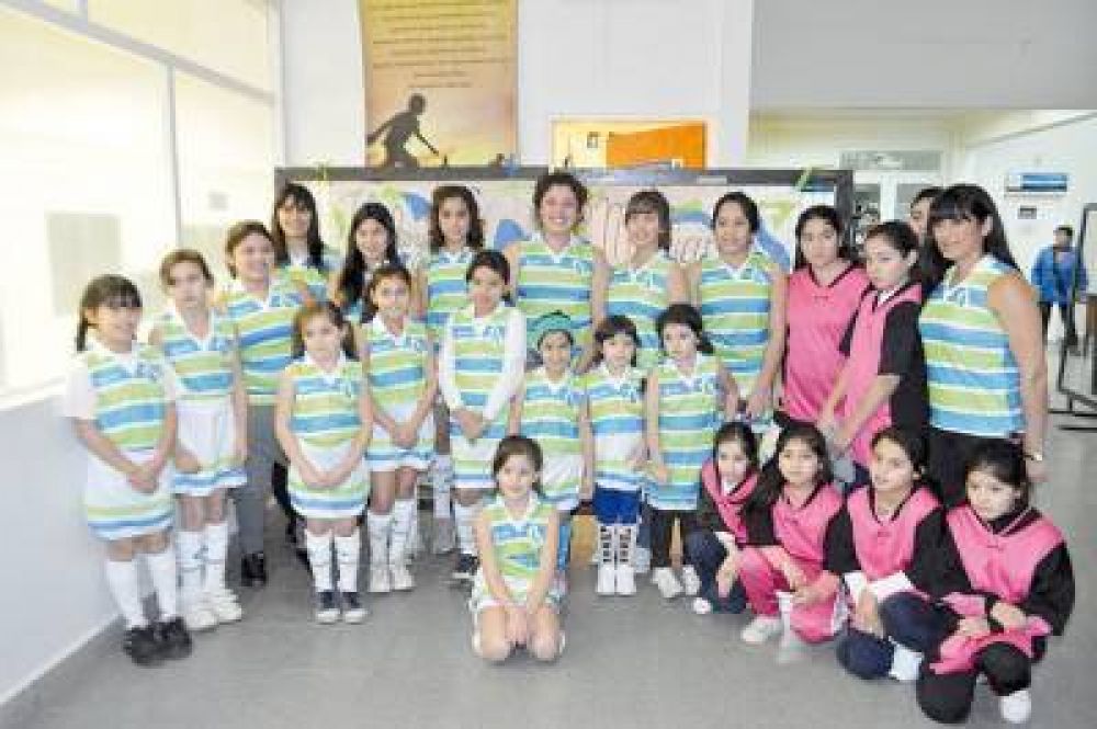 Reconocimiento al hockey por el Intendente Jos� Manuel C�rdoba