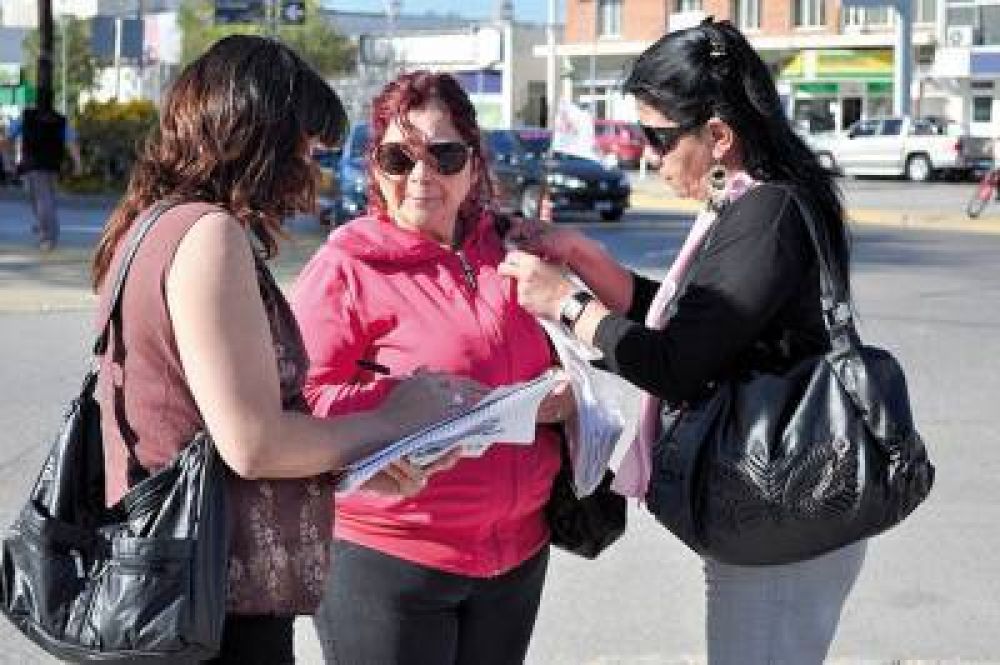 Caleta adhiri� al D�a mundial del C�ncer de Mama
