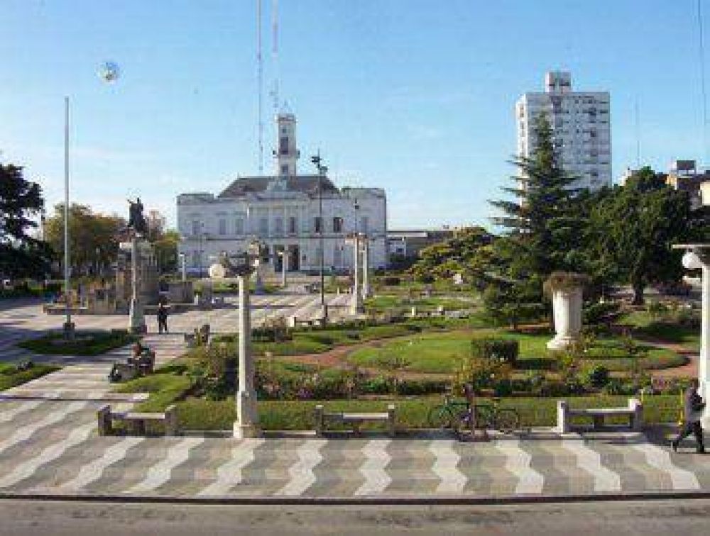 Azul: ediles FpV se le "plantan" a Inza