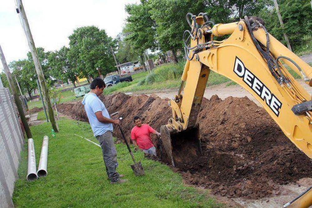 Contin�an a buen ritmo las obras de agua y cloacas en la ciudad