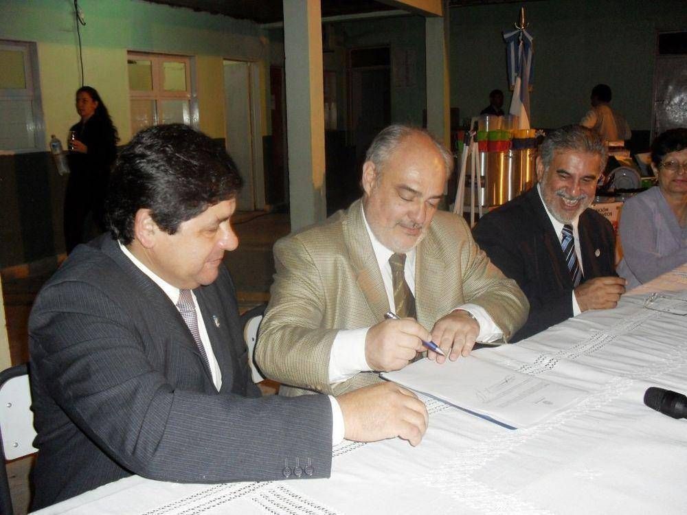 La Provincia destina otros $6 millones para nuevas obras en Paso de la Patria, Ita Ibat� y Apip�