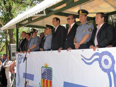 Ituzaingó: 62 policías juraron en la UR VI y el Gobierno Provincial alista obras para el puerto