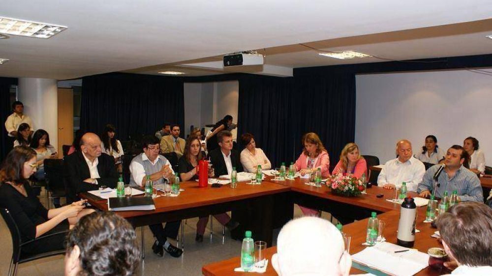 Avanza proyecto para jerarquizar al agente sanitario