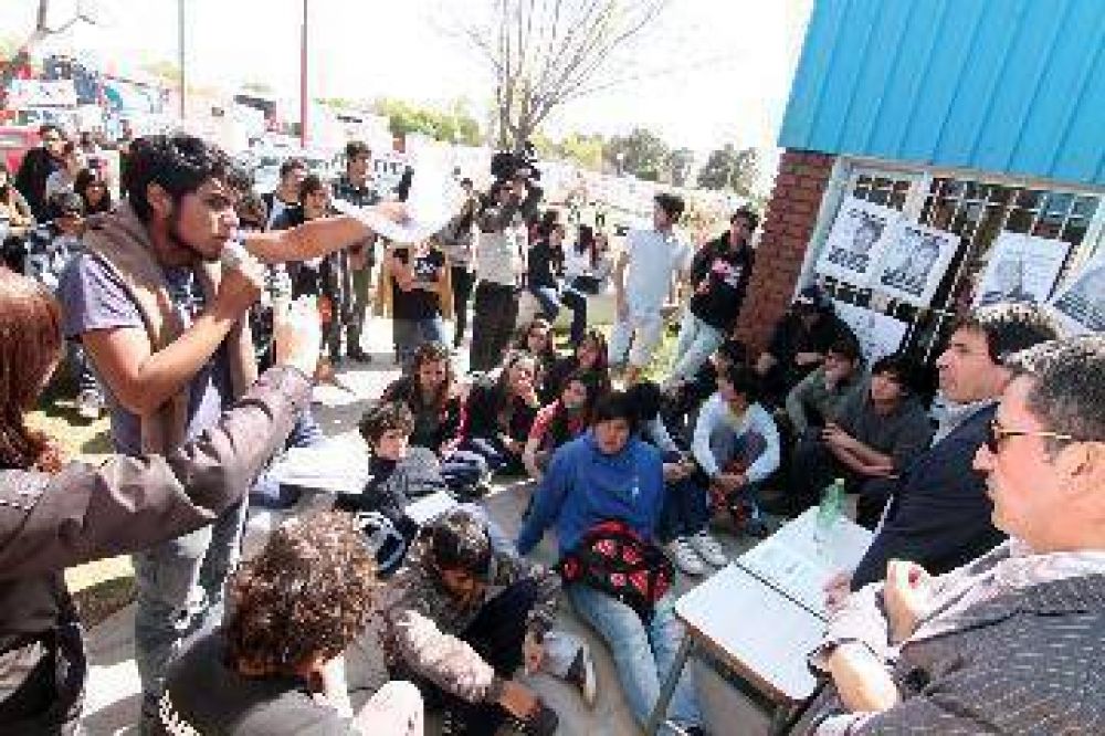 Centenario no tendr� nuevas escuelas secundarias