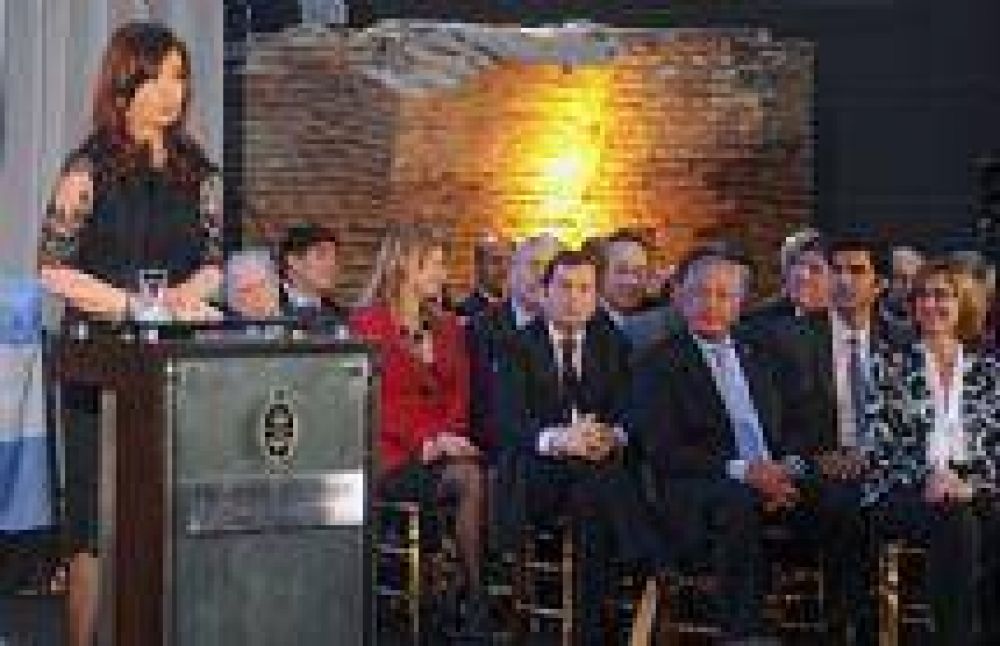 Juan Urtubey en el acto de los 100 a�os de la Ley S�enz Pe�a 