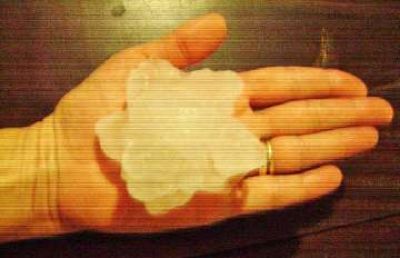 Piedras de mayor tama�o que un huevo de gallina cayeron en Rancul	